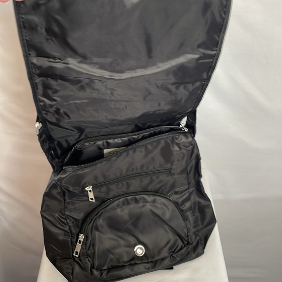 Gold Coast woven black rfid crossbody bag multiple pockets front - Picture 2 of 6